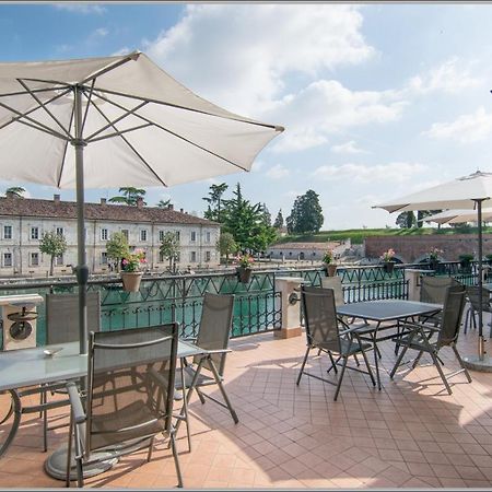 Fiori Sull'Acqua Apartments Πεσκιέρα ντελ Γκάρντα Εξωτερικό φωτογραφία