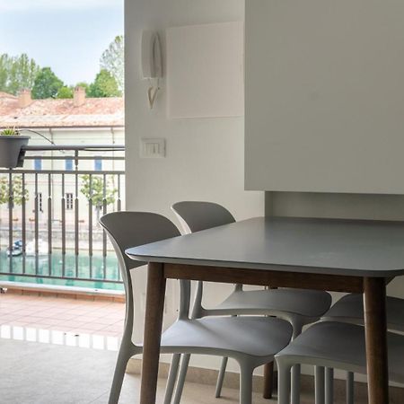 Fiori Sull'Acqua Apartments Πεσκιέρα ντελ Γκάρντα Εξωτερικό φωτογραφία