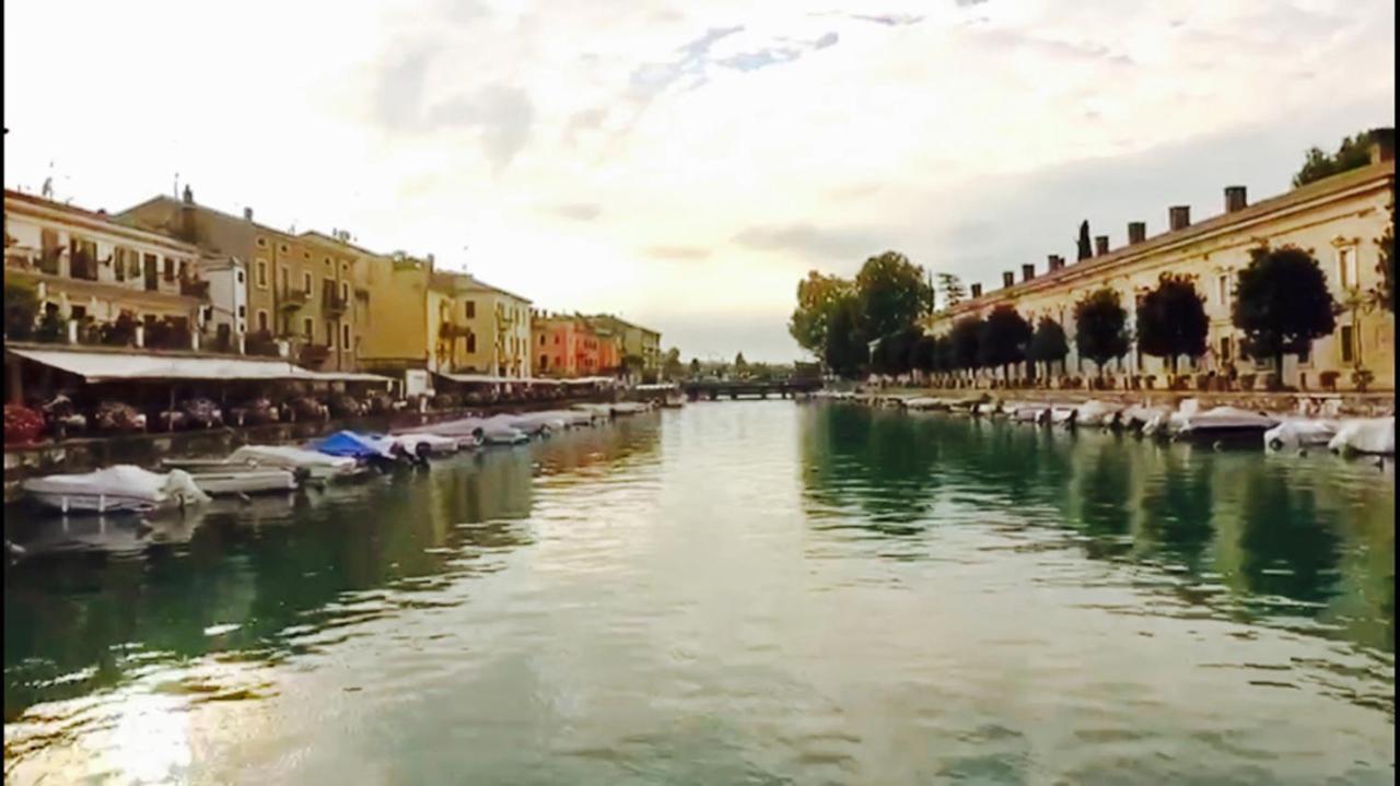 Fiori Sull'Acqua Apartments Πεσκιέρα ντελ Γκάρντα Εξωτερικό φωτογραφία