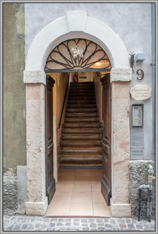 Fiori Sull'Acqua Apartments Πεσκιέρα ντελ Γκάρντα Εξωτερικό φωτογραφία