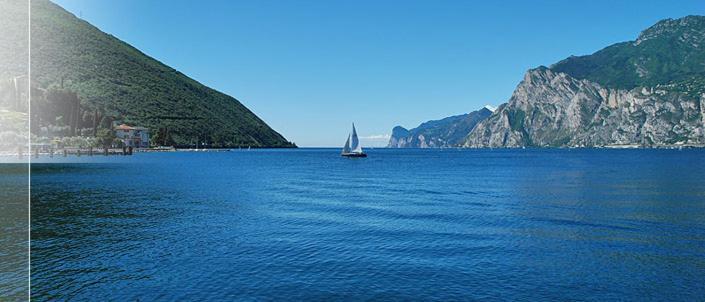 Fiori Sull'Acqua Apartments Πεσκιέρα ντελ Γκάρντα Εξωτερικό φωτογραφία
