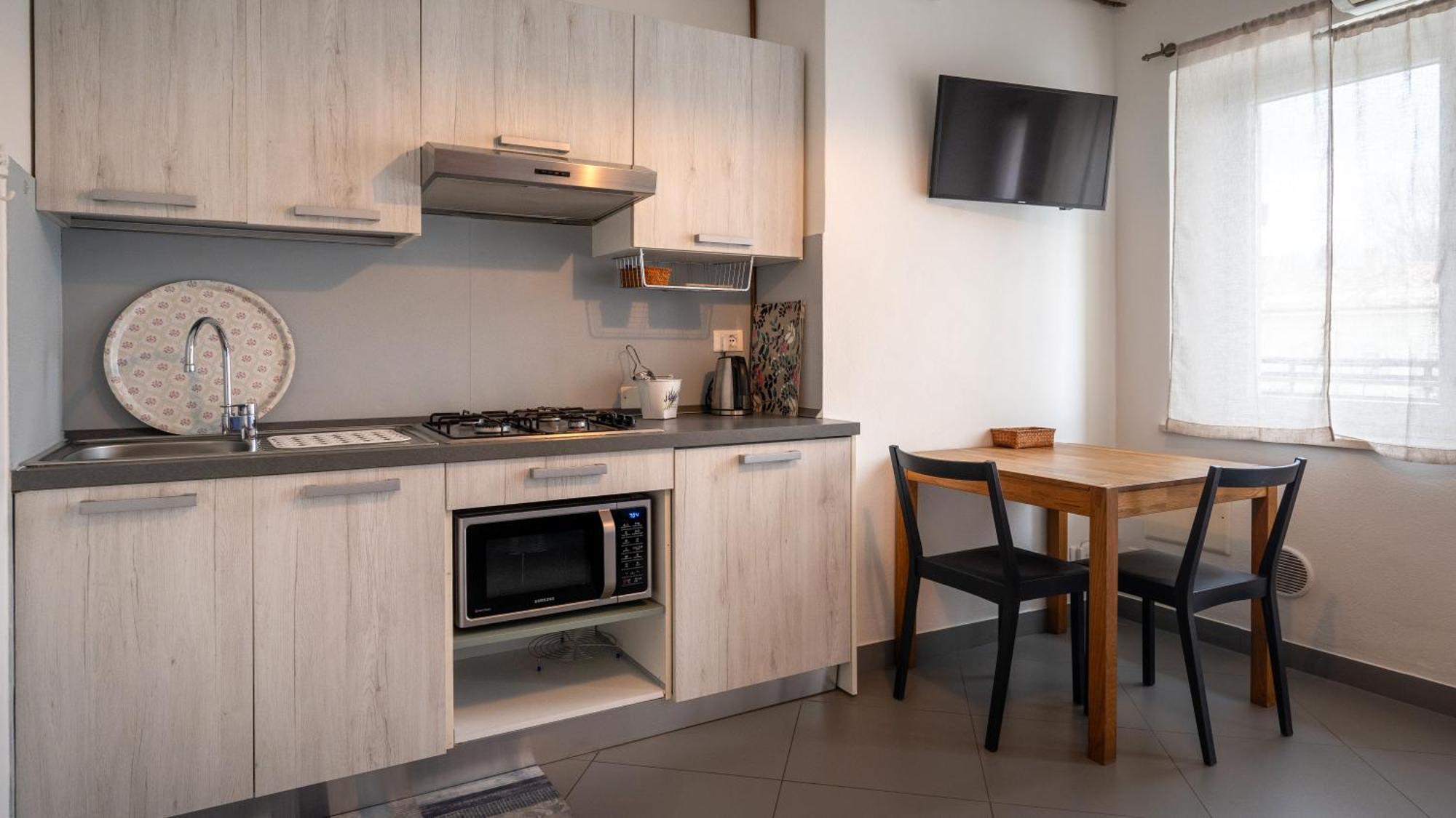 Fiori Sull'Acqua Apartments Πεσκιέρα ντελ Γκάρντα Εξωτερικό φωτογραφία