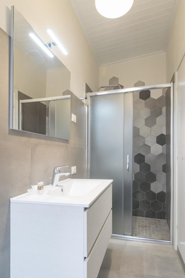 Fiori Sull'Acqua Apartments Πεσκιέρα ντελ Γκάρντα Εξωτερικό φωτογραφία