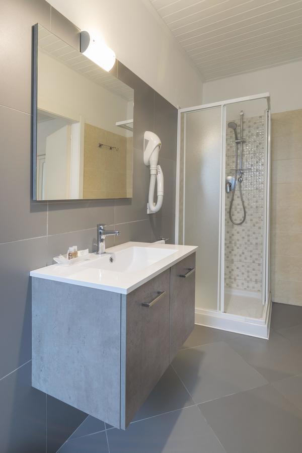 Fiori Sull'Acqua Apartments Πεσκιέρα ντελ Γκάρντα Εξωτερικό φωτογραφία