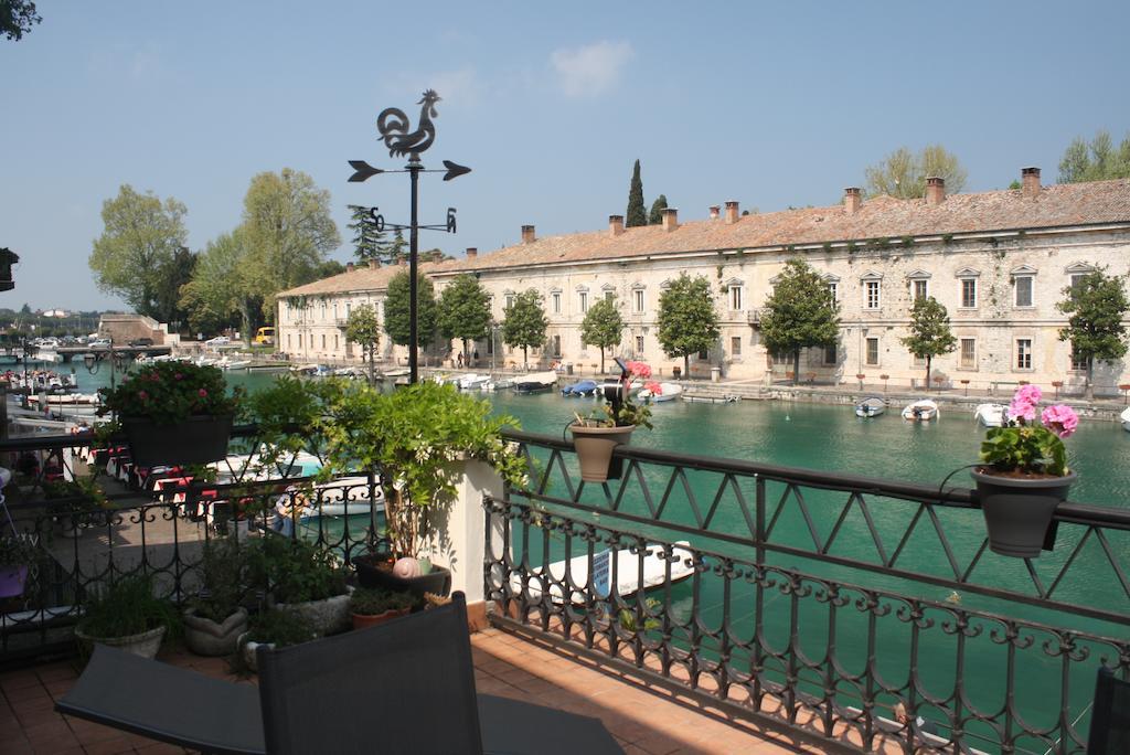 Fiori Sull'Acqua Apartments Πεσκιέρα ντελ Γκάρντα Εξωτερικό φωτογραφία