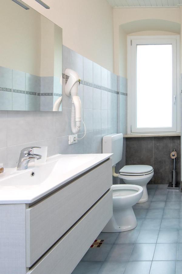 Fiori Sull'Acqua Apartments Πεσκιέρα ντελ Γκάρντα Εξωτερικό φωτογραφία